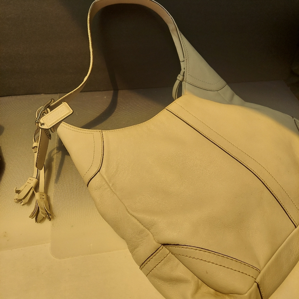 Coach Hamilton Hobo Leather Bag Off-White Cream Tag And Tassel